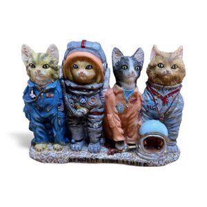 Rare VTG NASA Kennedy Space Center Astronaut 4 Cats Figurine Prints of Tails‎